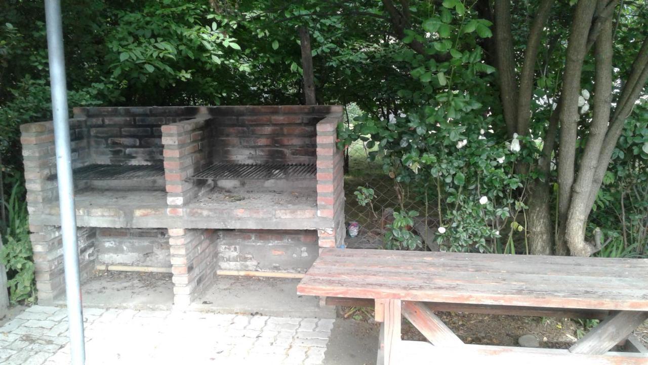 Bungalow Montes El Bolson Bagian luar foto